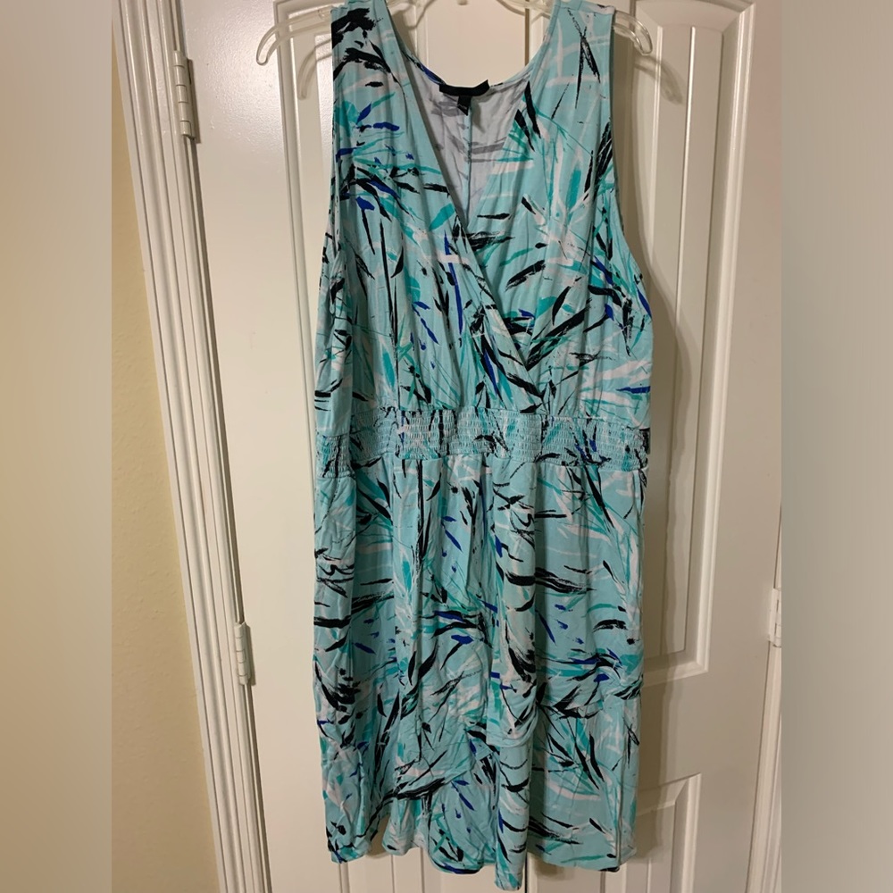 Sleeveless tshirt dress blue pattern size 26/28